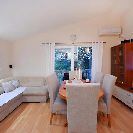 Сasa de vacaciones House With A Swimming Pool Pozorac, Trogir - 15565