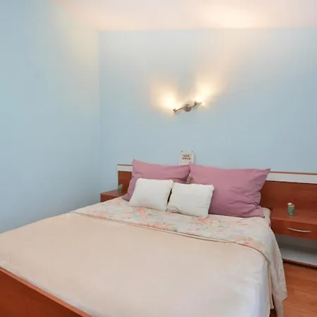 Сasa de vacaciones House With A Swimming Pool Pozorac, Trogir - 15565 Marina (Bossoglina)